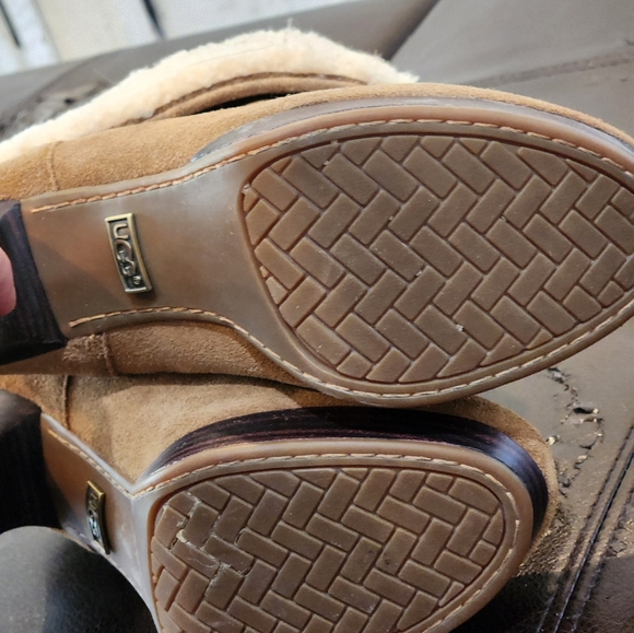 UGG - Picture 6 of 6